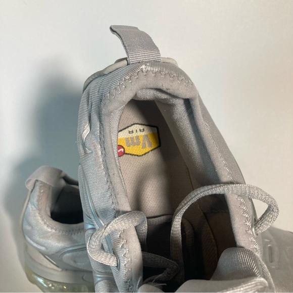 Nike Air Vapermax Plus US 8 - Picture 9 of 11